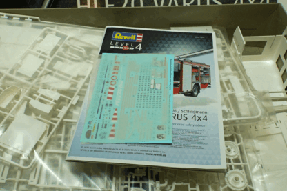 REVELL 07452 HLF20 VARUS 4X4 MAN TGM SCHLINGMANN