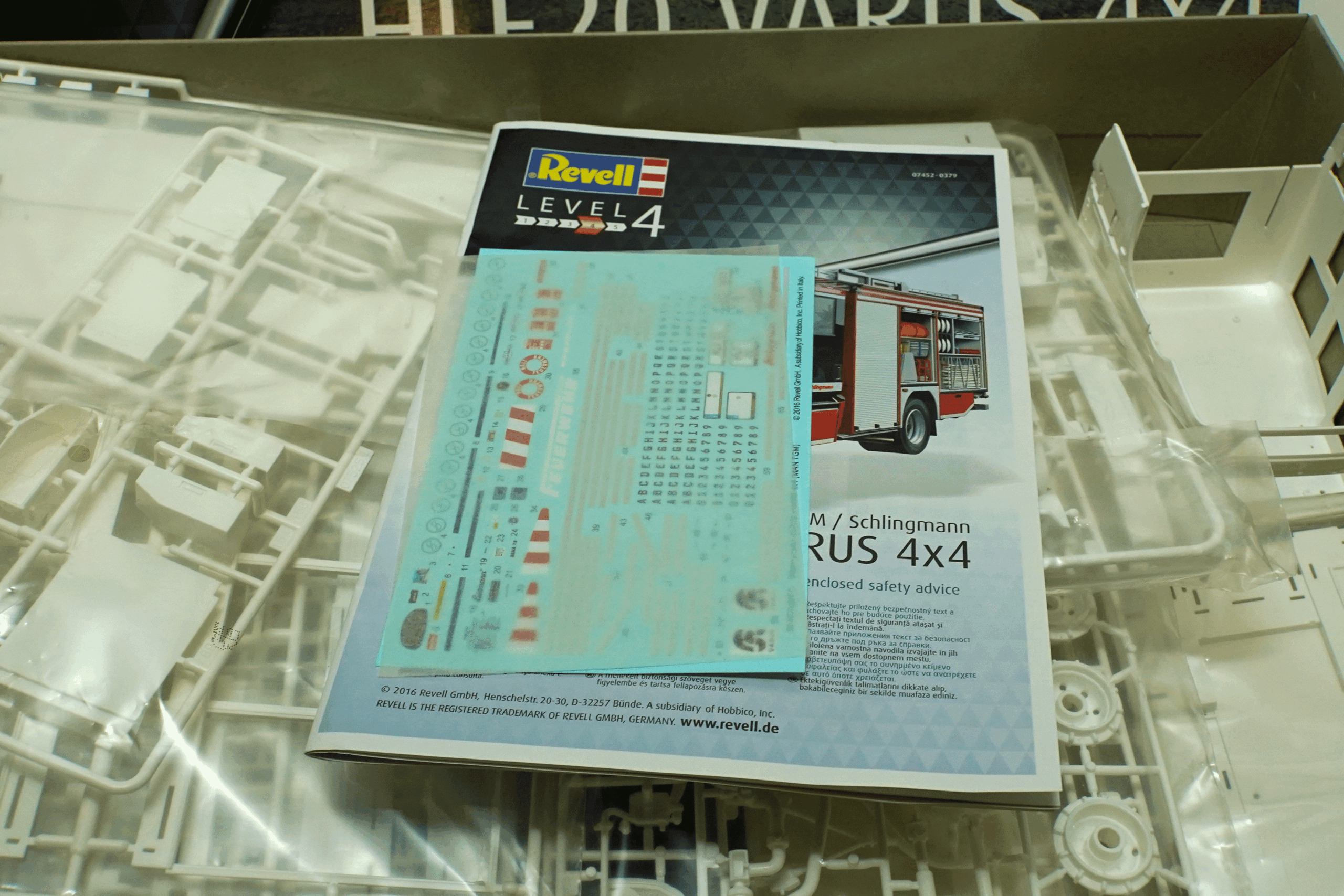 REVELL 07452 HLF20 VARUS 4X4 MAN TGM SCHLINGMANN